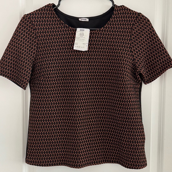 Stylish Black and Red Zigzag Short Sleeve Top NWT